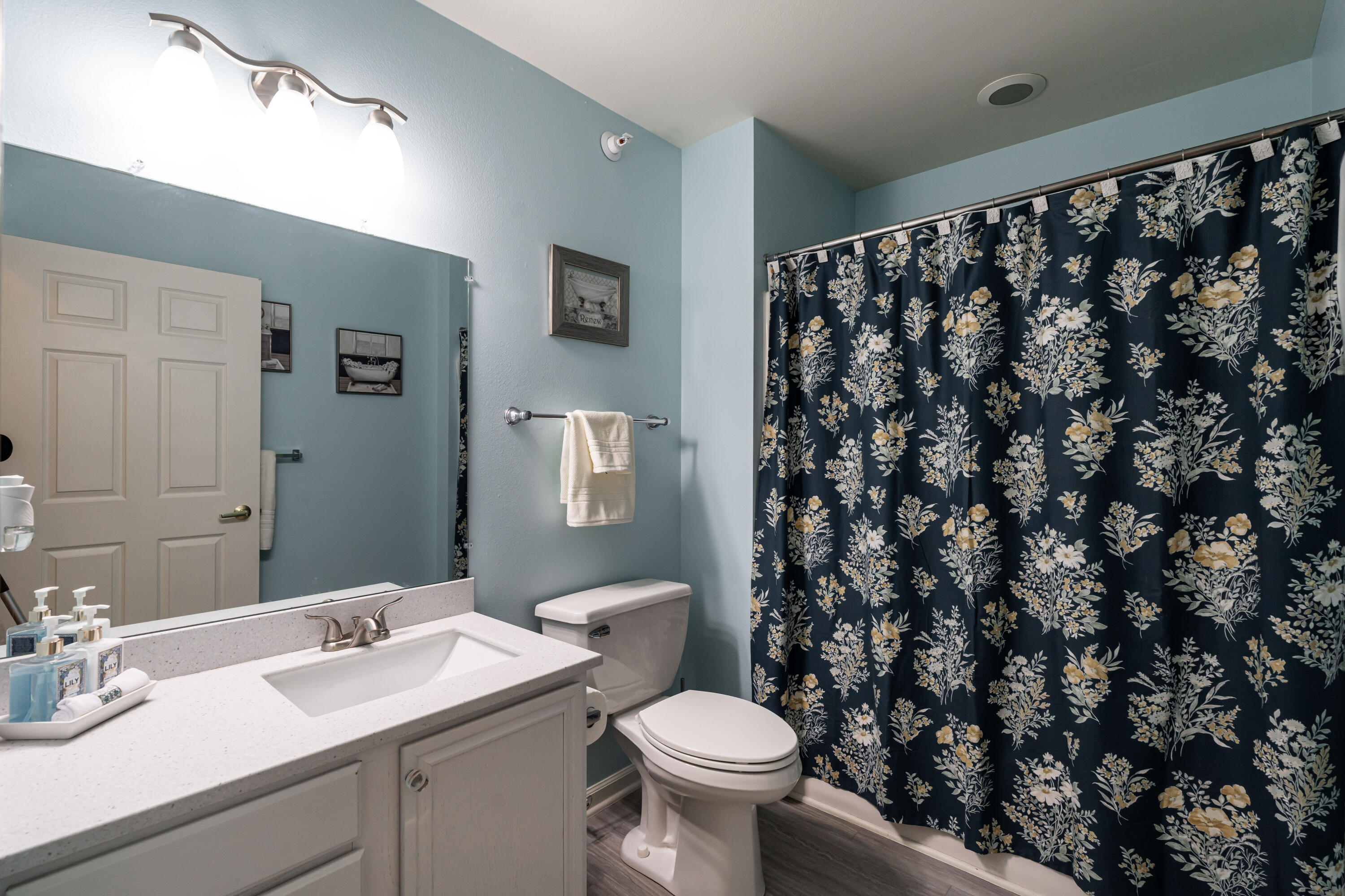 5201 South Tuckaway Boulevard Greenfield, WI 53221 - Photo 17 of 31 DSC00957