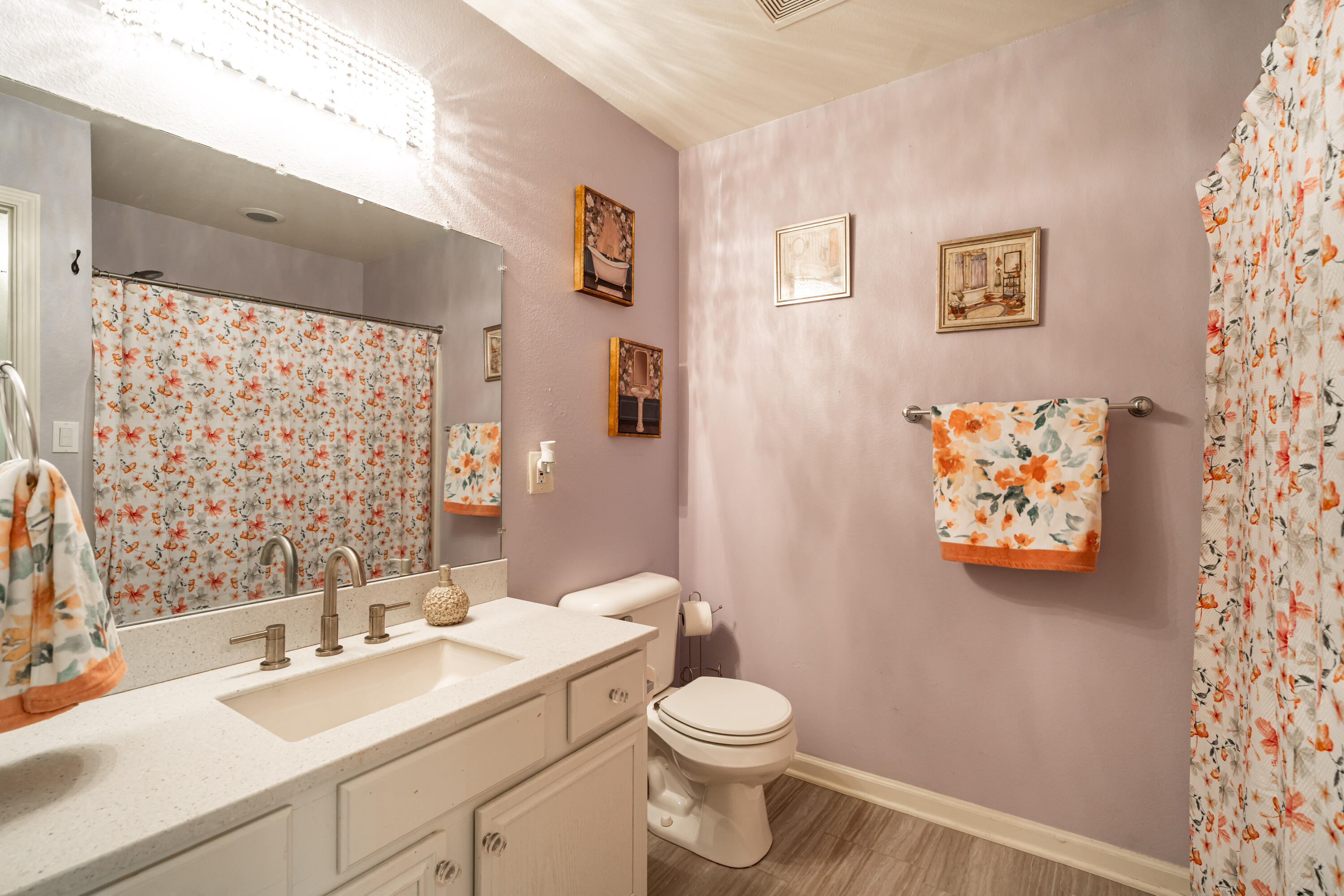 5201 South Tuckaway Boulevard Greenfield, WI 53221 - Photo 20 of 31 DSC00961