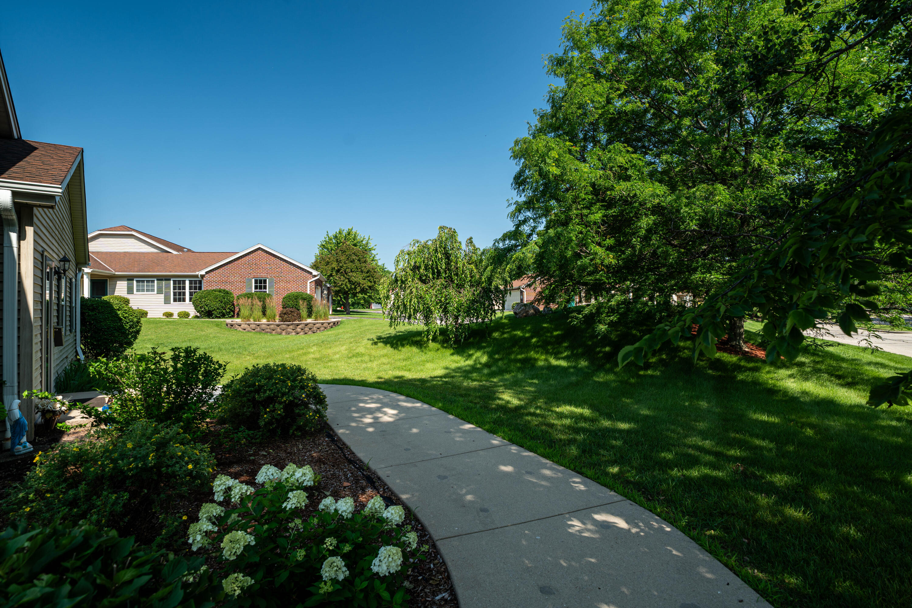 5201 South Tuckaway Boulevard Greenfield, WI 53221 - Photo 31 of 31 DSC00982