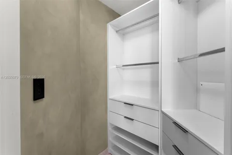 $1,165,000 | 68 Southeast 6th Street, Unit 2612, Miami, FL 33131