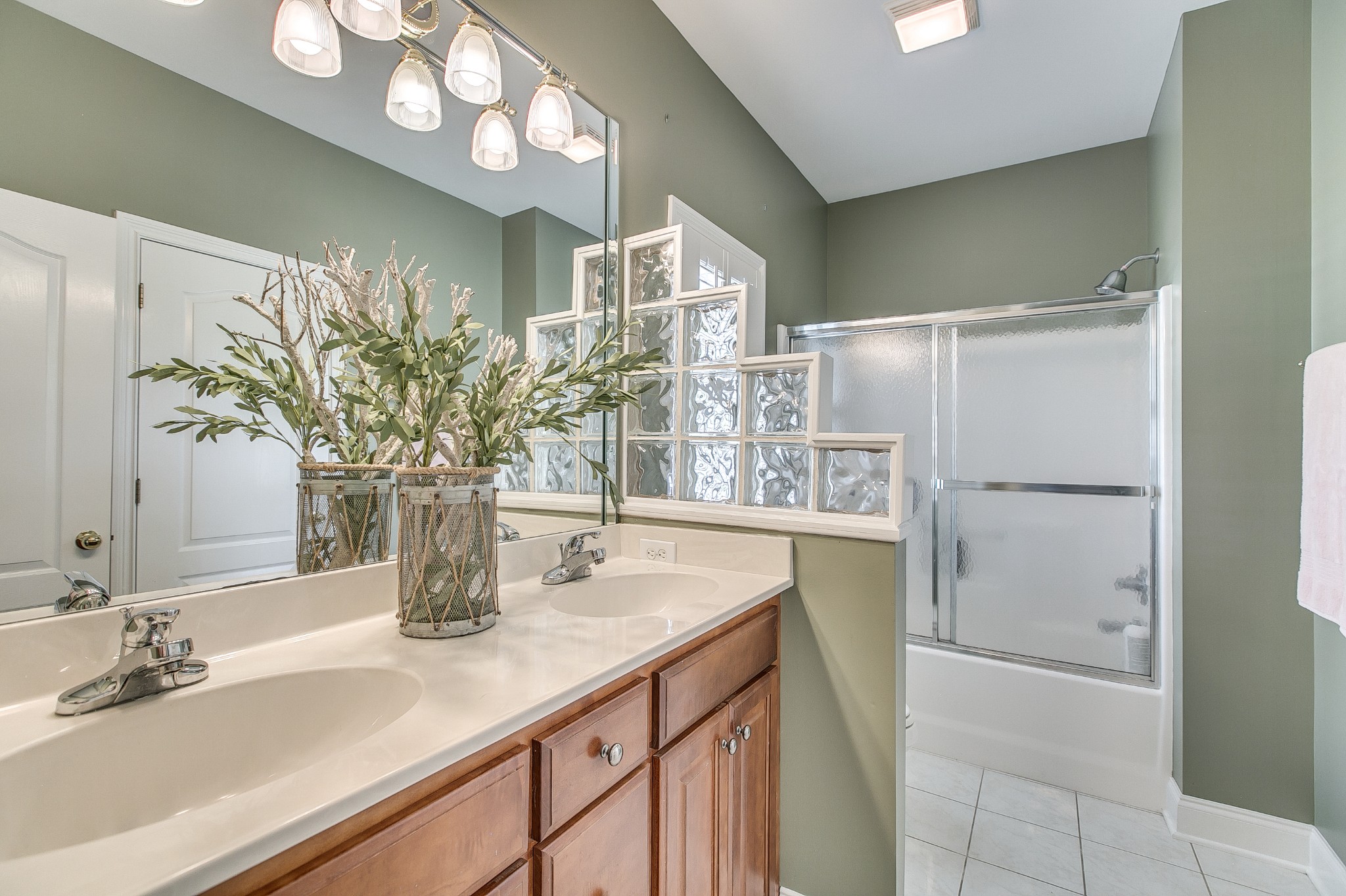 2613 Sequoya Trace Murfreesboro, TN 37127 - Photo 22 of 48 a bathroom with a sink a vanity and a mirror