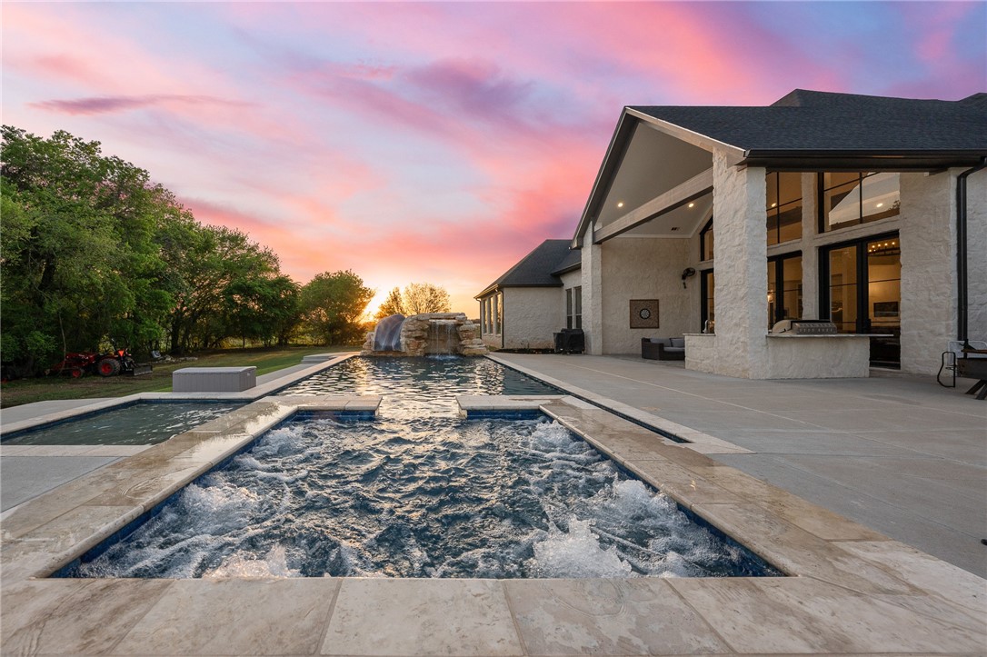 1351 River Road Waco, TX 76705 - Photo 3 of 96