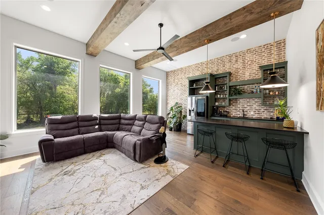 a view of yard with tree in the background