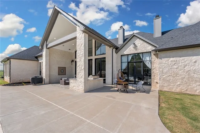 $2,370,000 | 1351 River Road, Waco, TX 76705