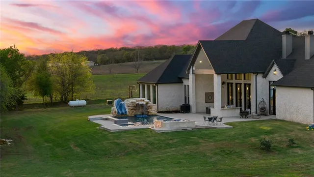 $2,370,000 | 1351 River Road, Waco, TX 76705