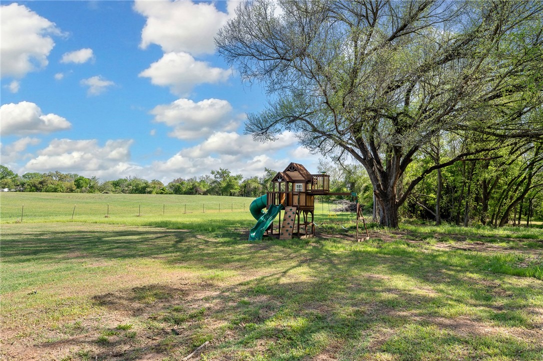 1351 River Road Waco, TX 76705 - Photo 78 of 96 a view of a park with large trees