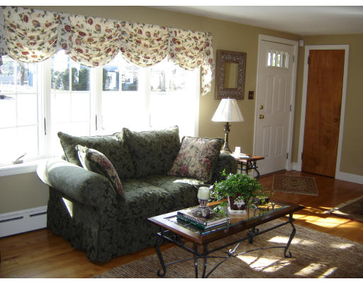 159 Burbank Road Longmeadow, MA 01106 - Photo 3 of 17 Gallery Image 3