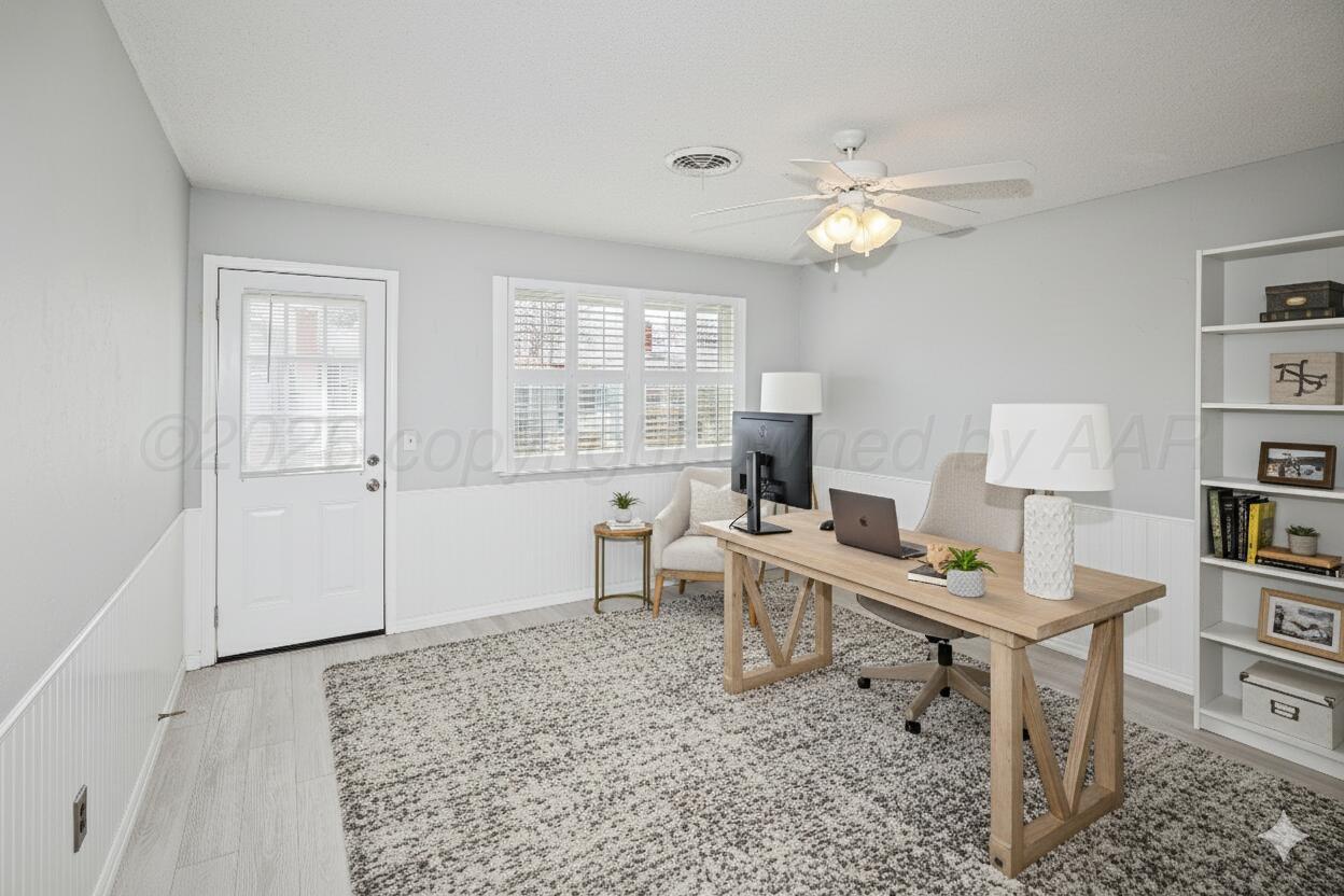 6108 Cornell Street Amarillo, TX 79109 - Photo 6 of 26 6-2nd Living Area Virtually Stage