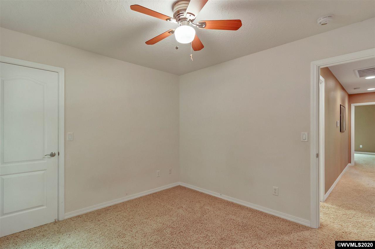 624 Northwest Reed Lane Dallas, OR 97338 - Photo 21 of 37 Gallery Image 21