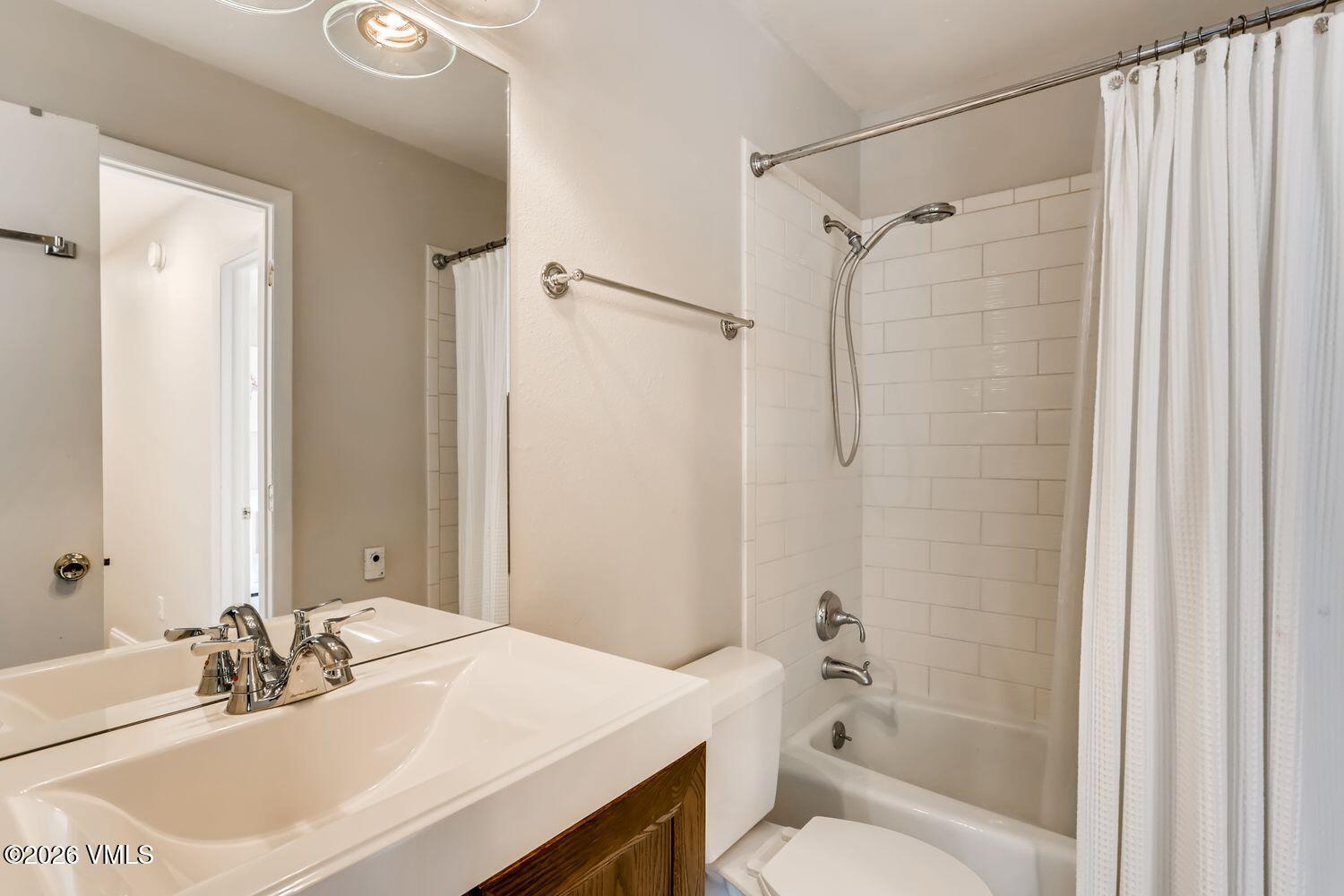 392 Eagle Road, Unit F2 Avon, CO 81620 - Photo 7 of 14 2nd Floor Bathroom