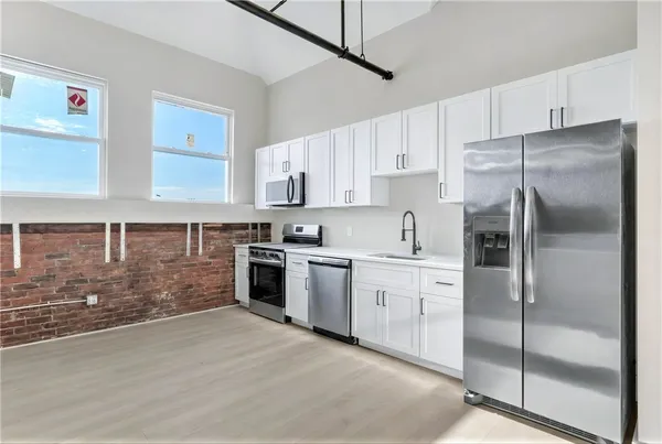 $1,600 | 72 Kendrick Avenue, Woonsocket, RI 02895