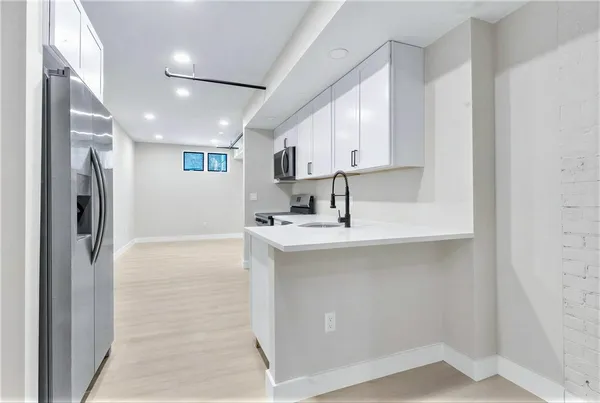 $1,600 | 72 Kendrick Avenue, Woonsocket, RI 02895