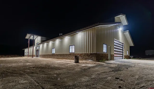 a view of an entrance of the house