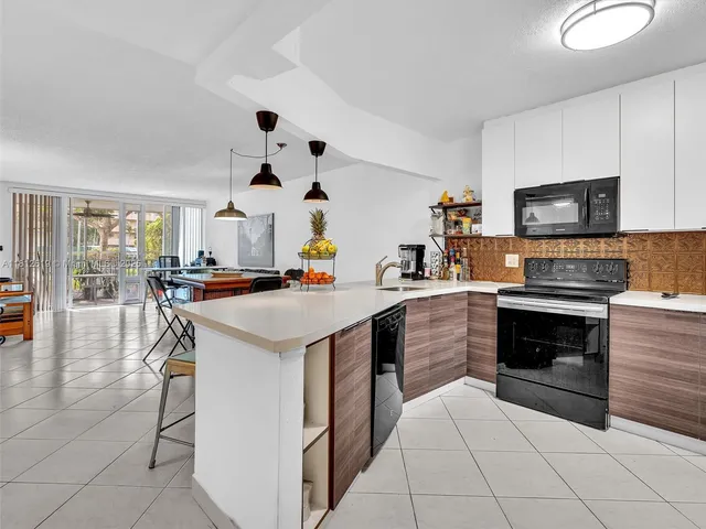 $2,375 | 1770 Northeast 191st Street, Unit 1161, Miami, FL 33179