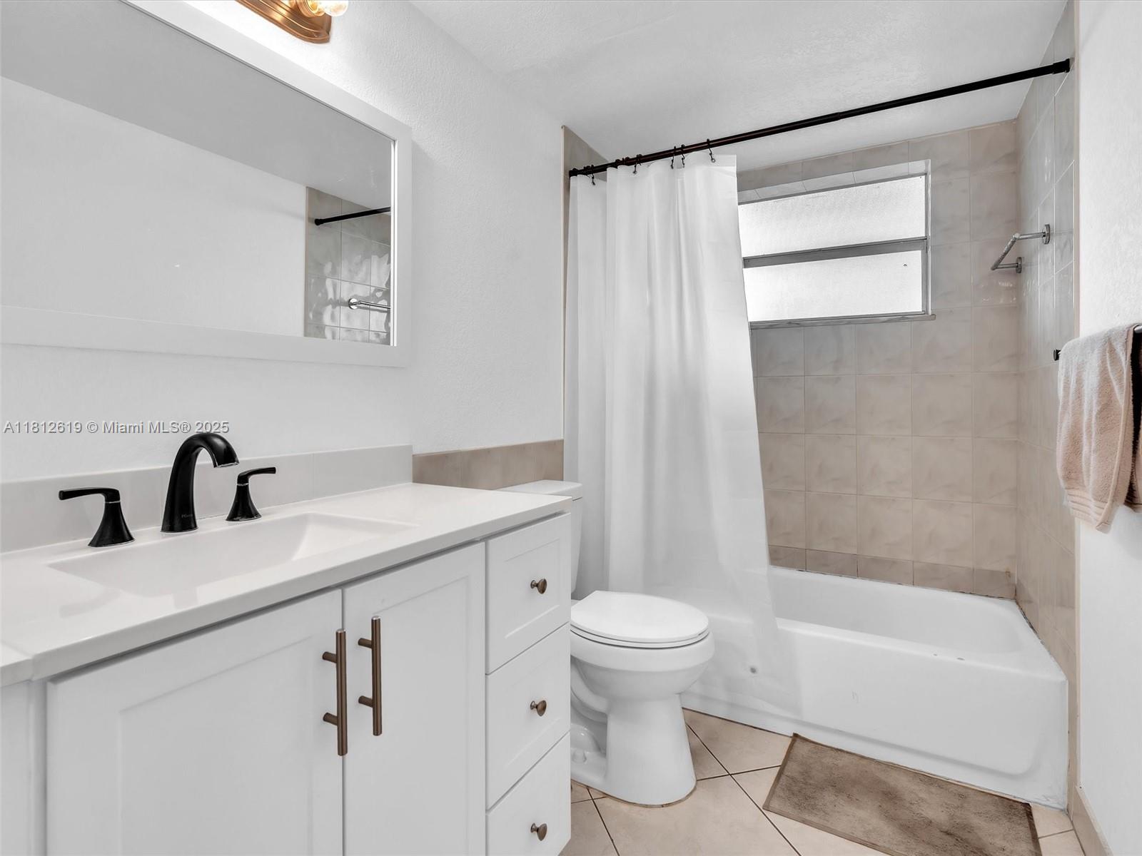 1770 Northeast 191st Street, Unit 1161 Miami, FL 33179 - Photo 23 of 46