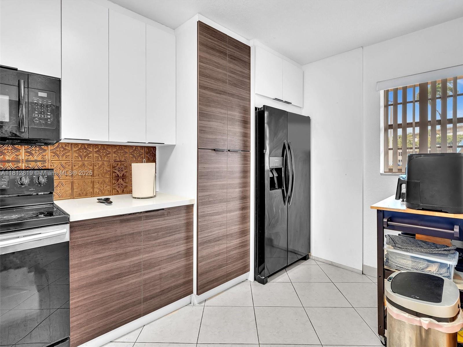 1770 Northeast 191st Street, Unit 1161 Miami, FL 33179 - Photo 3 of 46