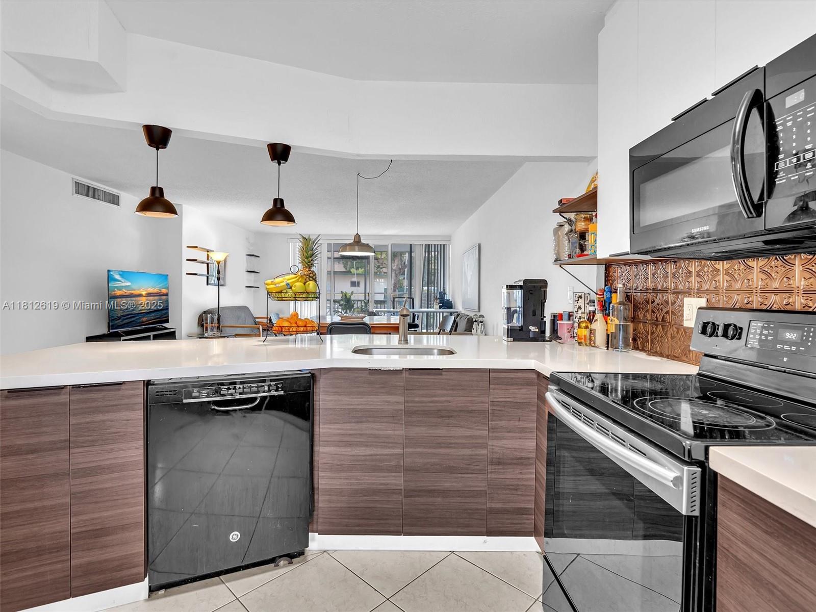 1770 Northeast 191st Street, Unit 1161 Miami, FL 33179 - Photo 7 of 46