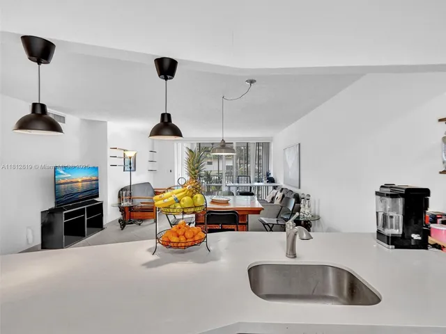 $2,375 | 1770 Northeast 191st Street, Unit 1161, Miami, FL 33179