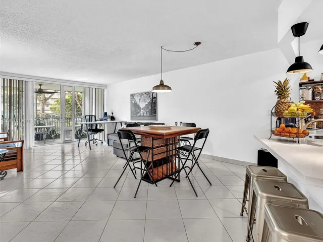 $2,375 | 1770 Northeast 191st Street, Unit 1161, Miami, FL 33179