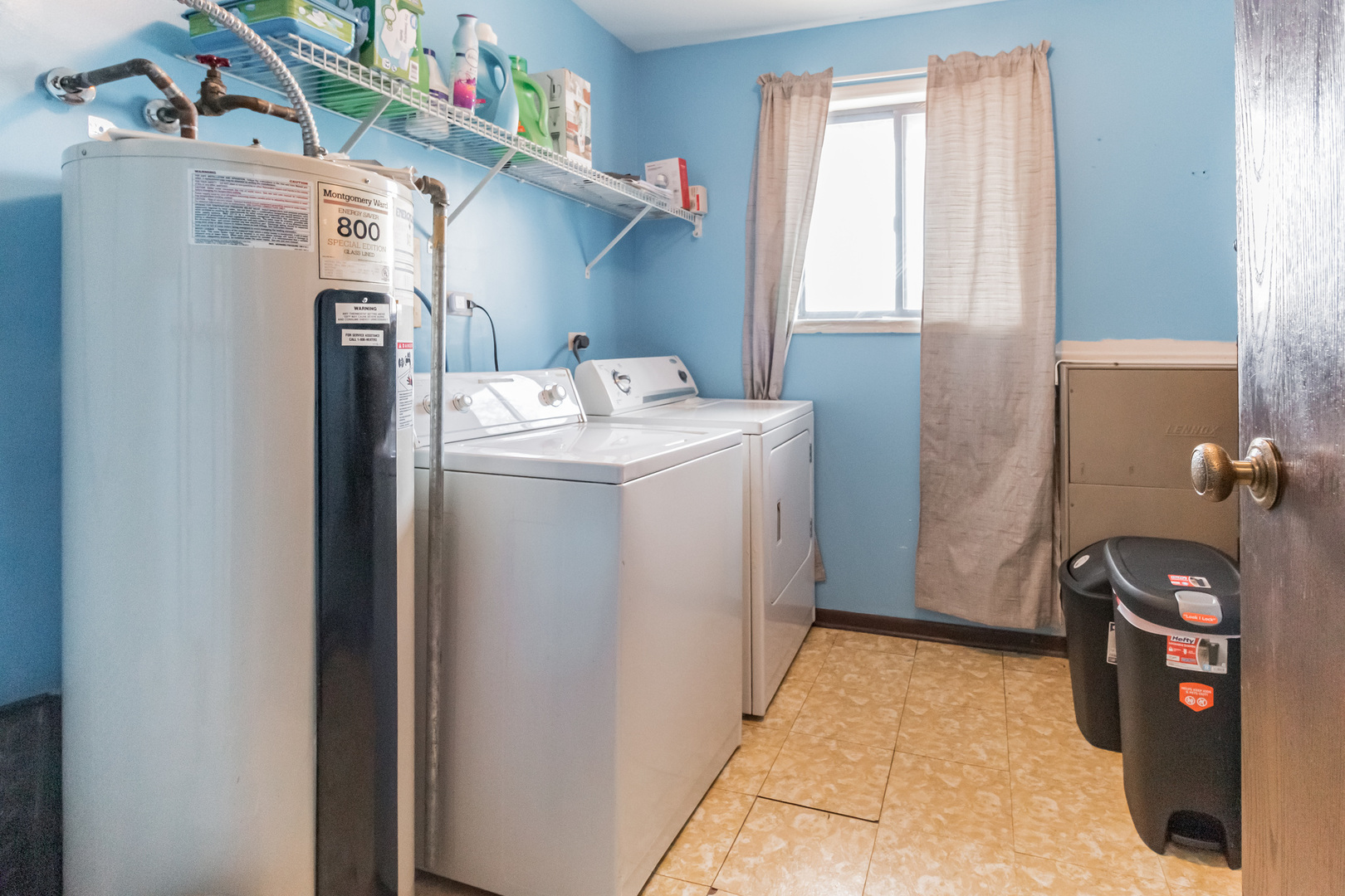 310 George Street, Unit 2SE Bensenville, IL 60106 - Photo 10 of 11 a utility room with dryer and washer