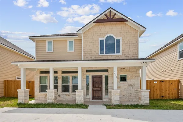 $2,800 | 1410 Holleman Drive, College Station, TX 77840