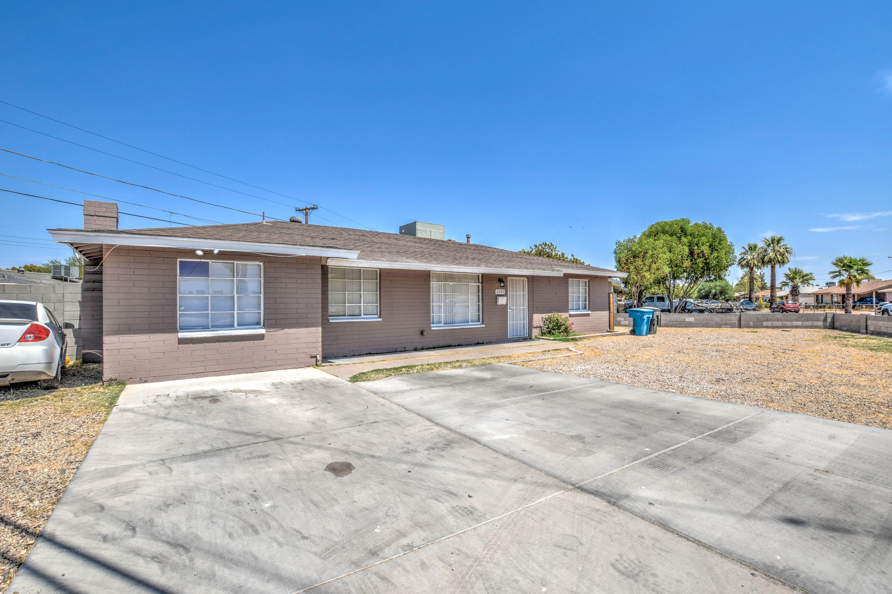 3242 West Roma Avenue Phoenix, AZ 85017 - Photo 3 of 42 FRONT 3