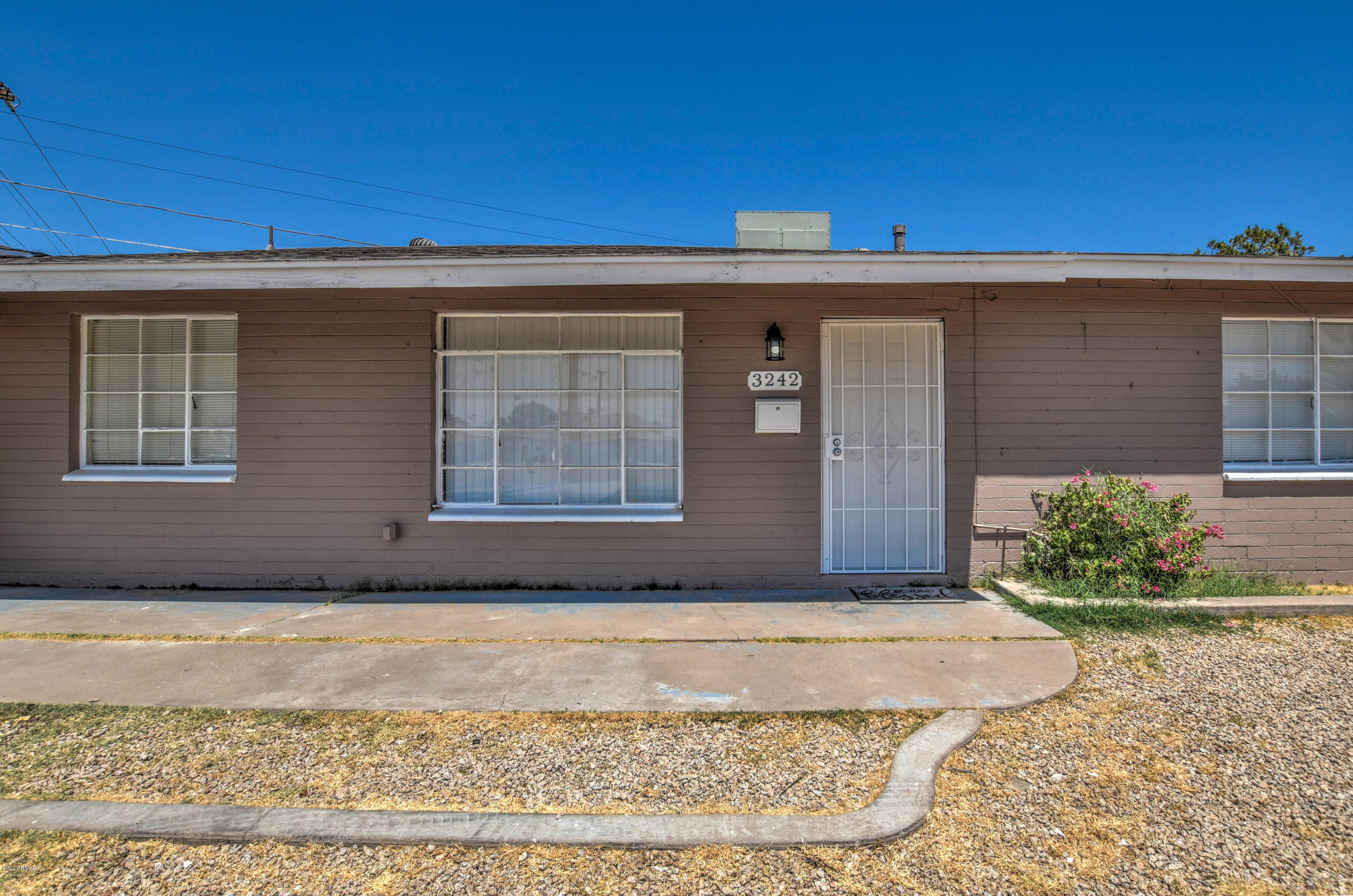 3242 West Roma Avenue Phoenix, AZ 85017 - Photo 4 of 42 FRONT 4