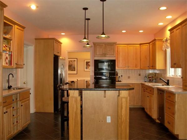 35 Plantation Road Mansfield, MA 02048 - Photo 9 of 30 Gallery Image 9