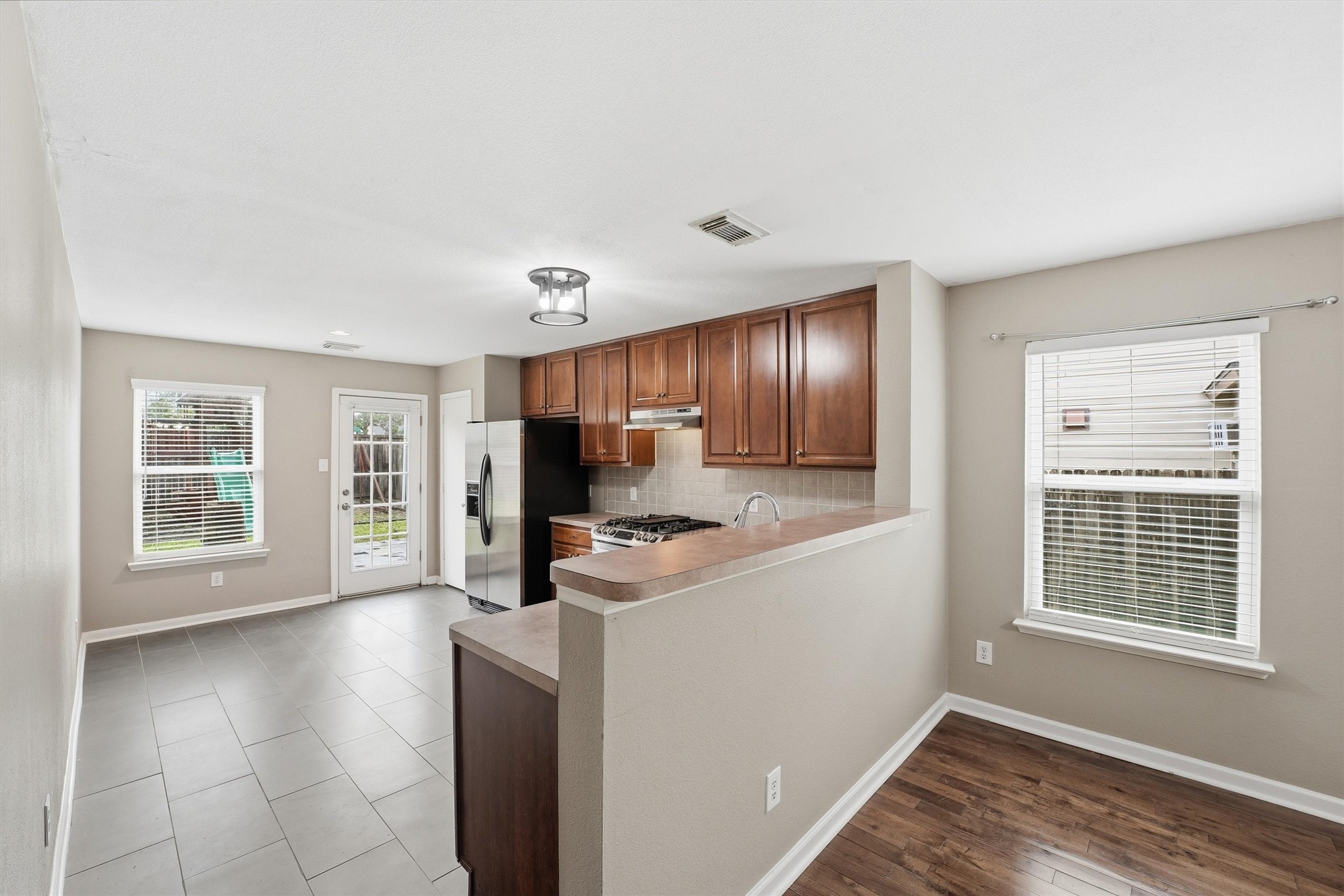 21314 Misty Brook Bend Lane Spring, TX 77379 - Photo 12 of 27 Kitchen & Breakfast area
