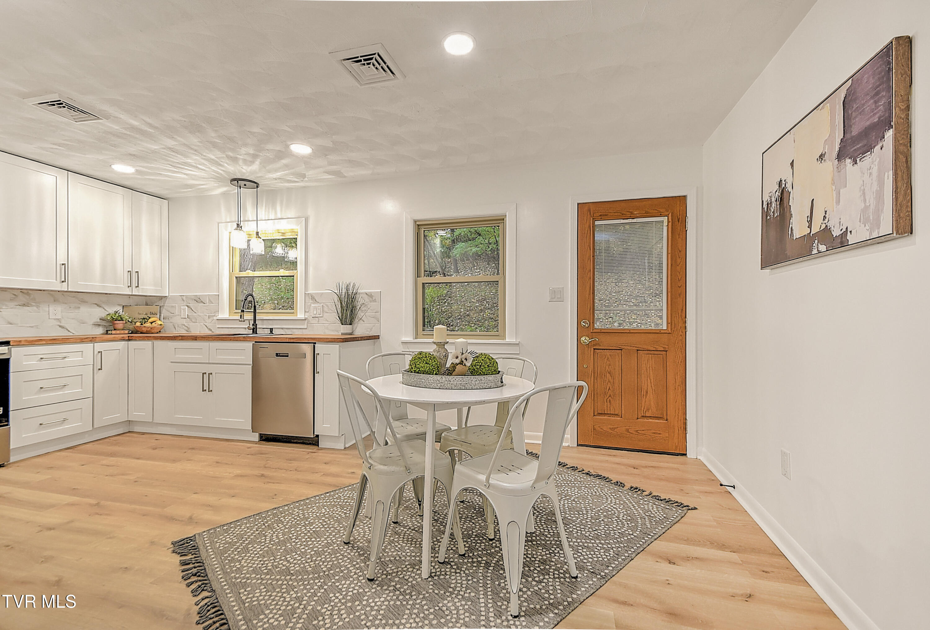 425 Seminole Road Bristol, VA 24201 - Photo 14 of 45 425 Seminole KB-19