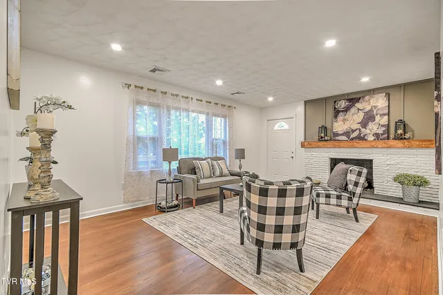 $284,400 | 425 Seminole Road, Bristol, VA 24201