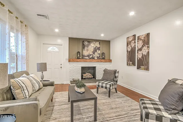 $284,400 | 425 Seminole Road, Bristol, VA 24201