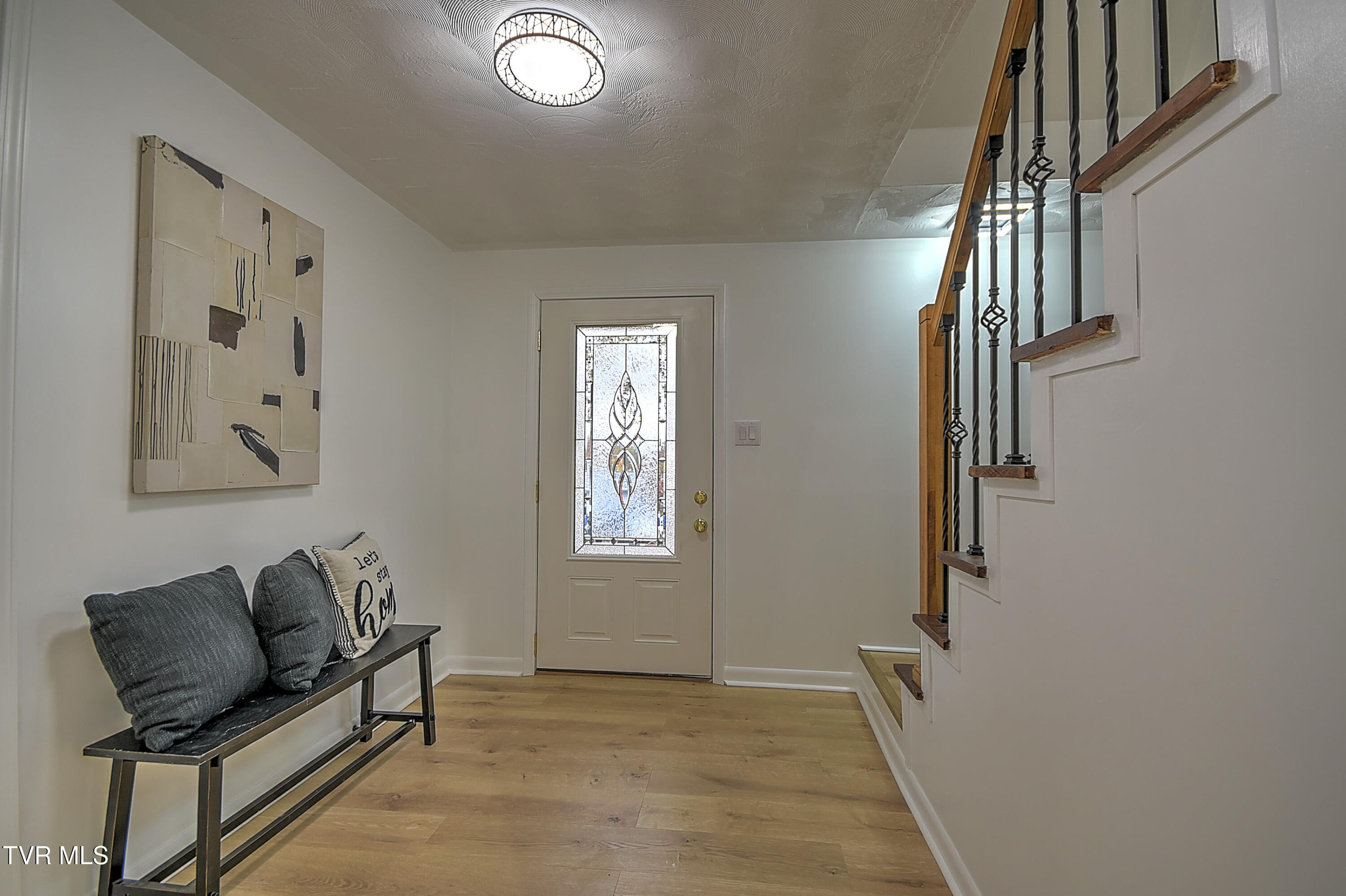 425 Seminole Road Bristol, VA 24201 - Photo 2 of 45 425 Seminole KB-6