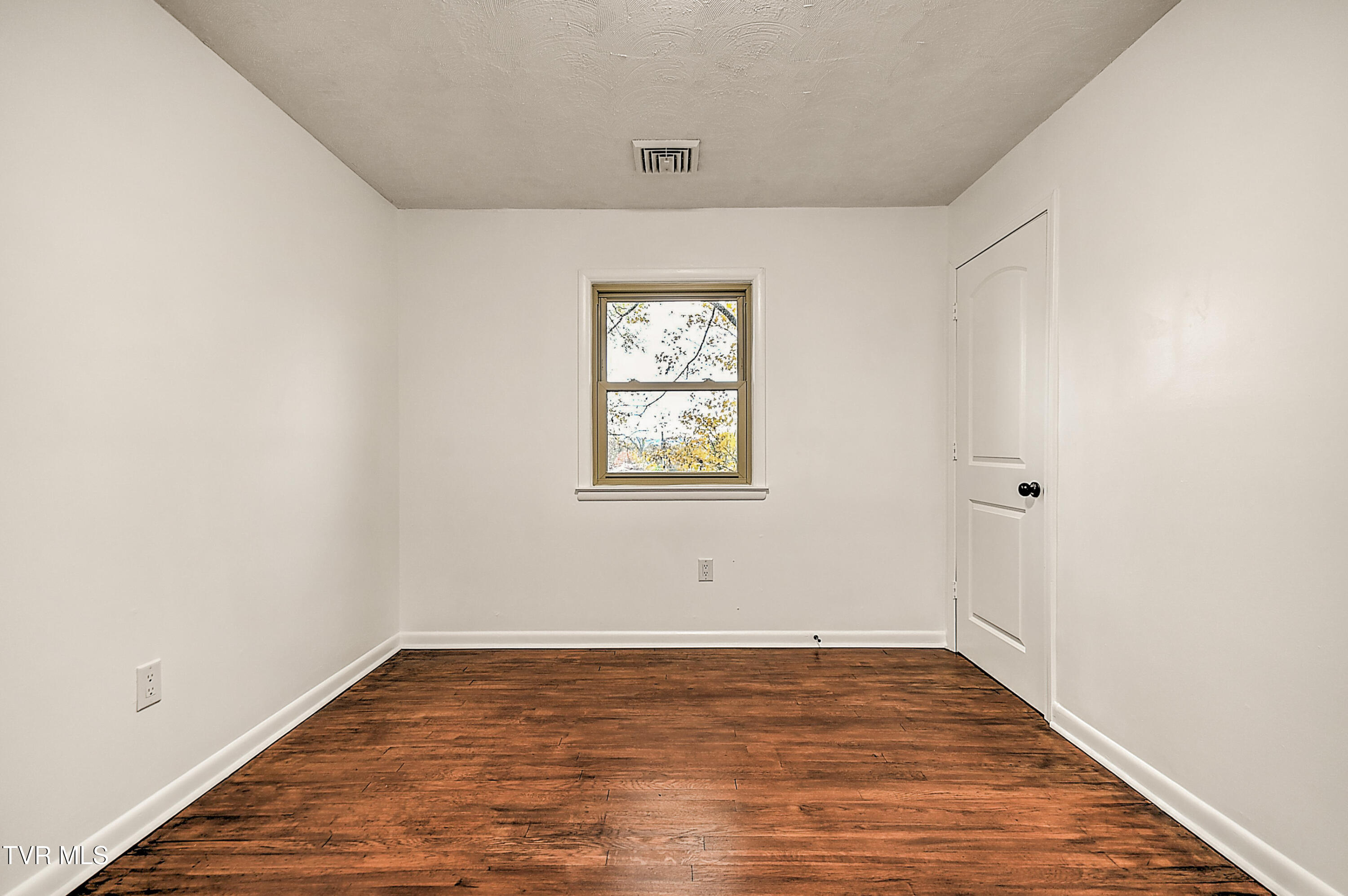 425 Seminole Road Bristol, VA 24201 - Photo 22 of 45 425 Seminole KB-28