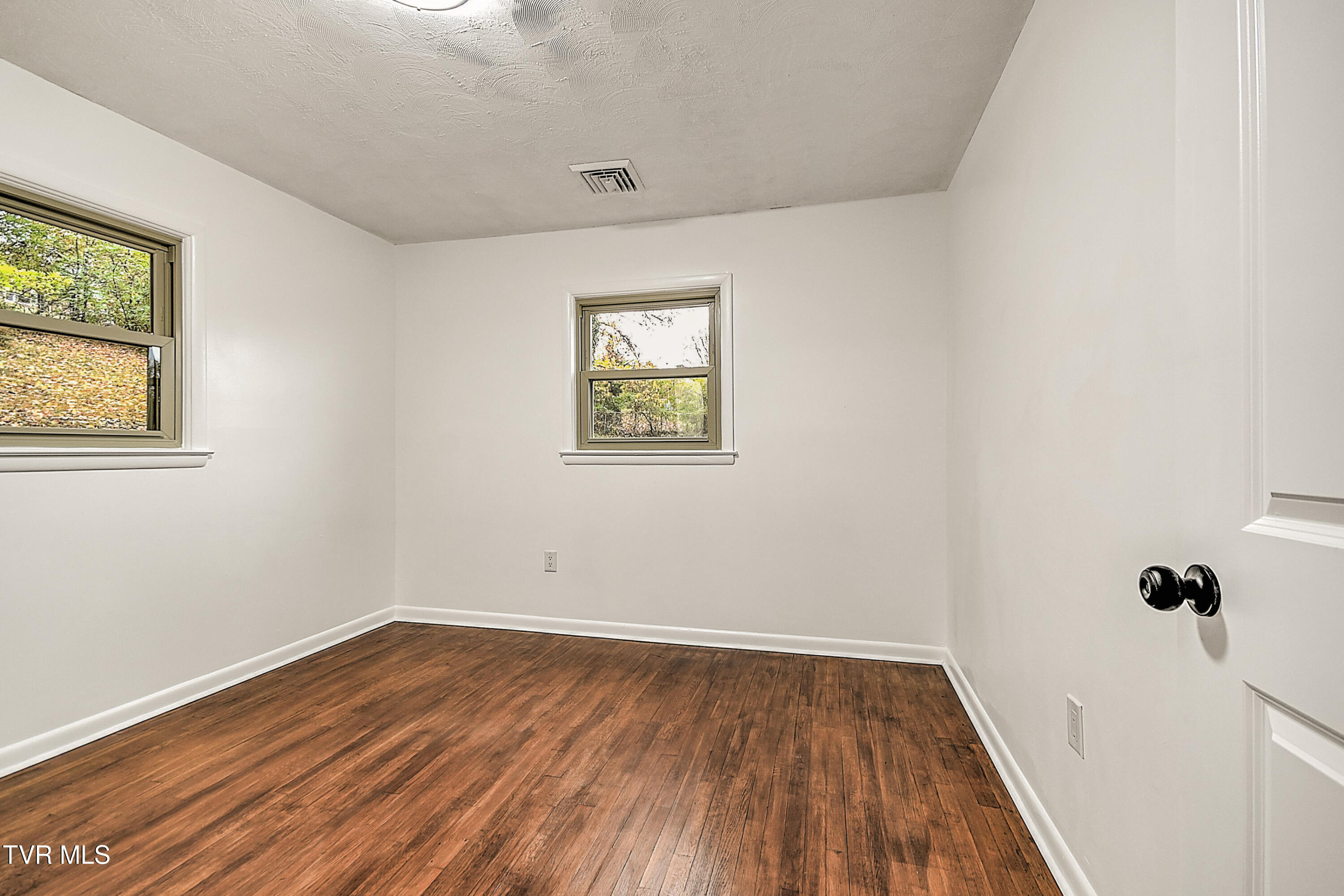 425 Seminole Road Bristol, VA 24201 - Photo 28 of 45 425 Seminole KB-31