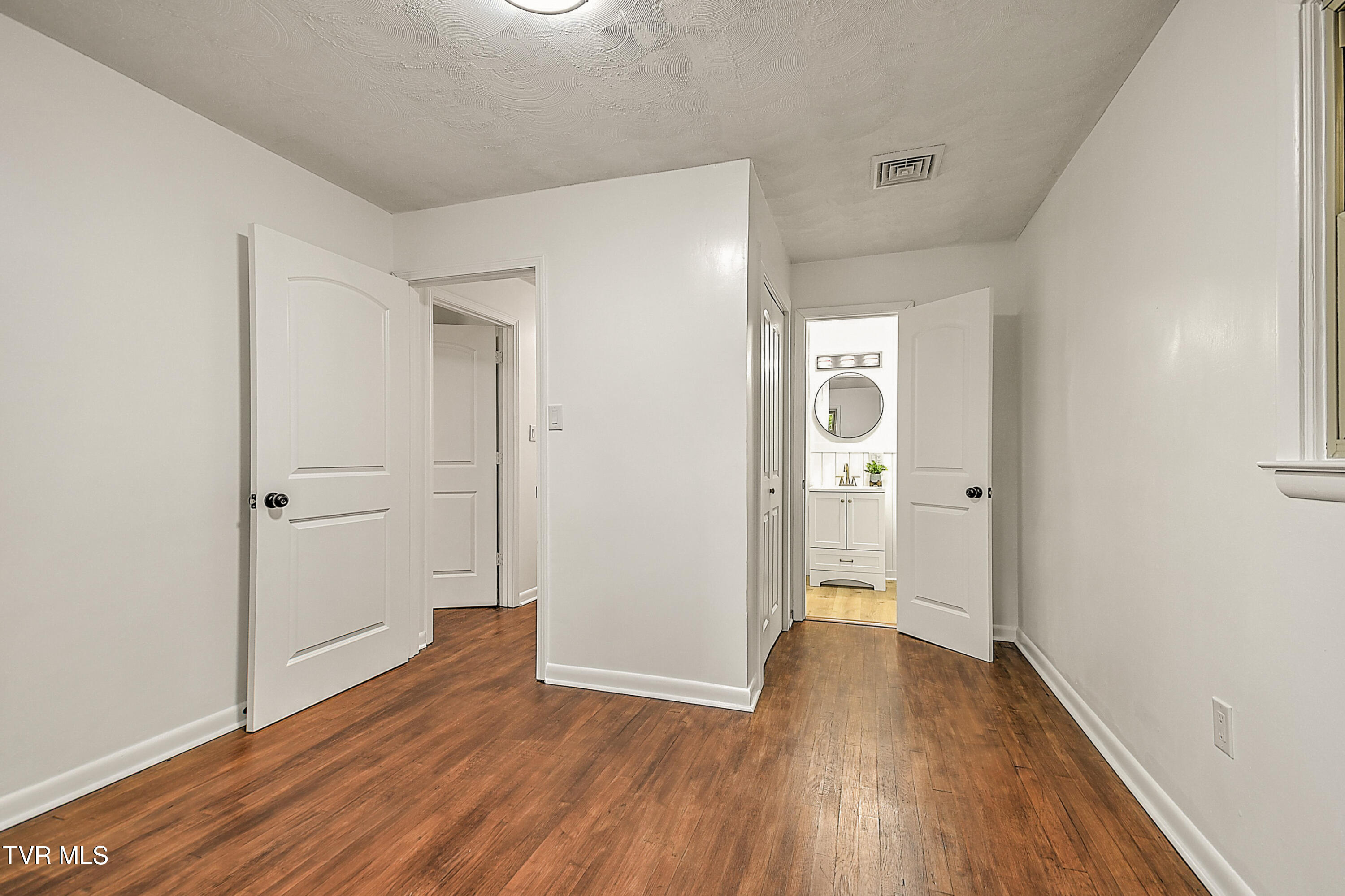 425 Seminole Road Bristol, VA 24201 - Photo 29 of 45 425 Seminole KB-32