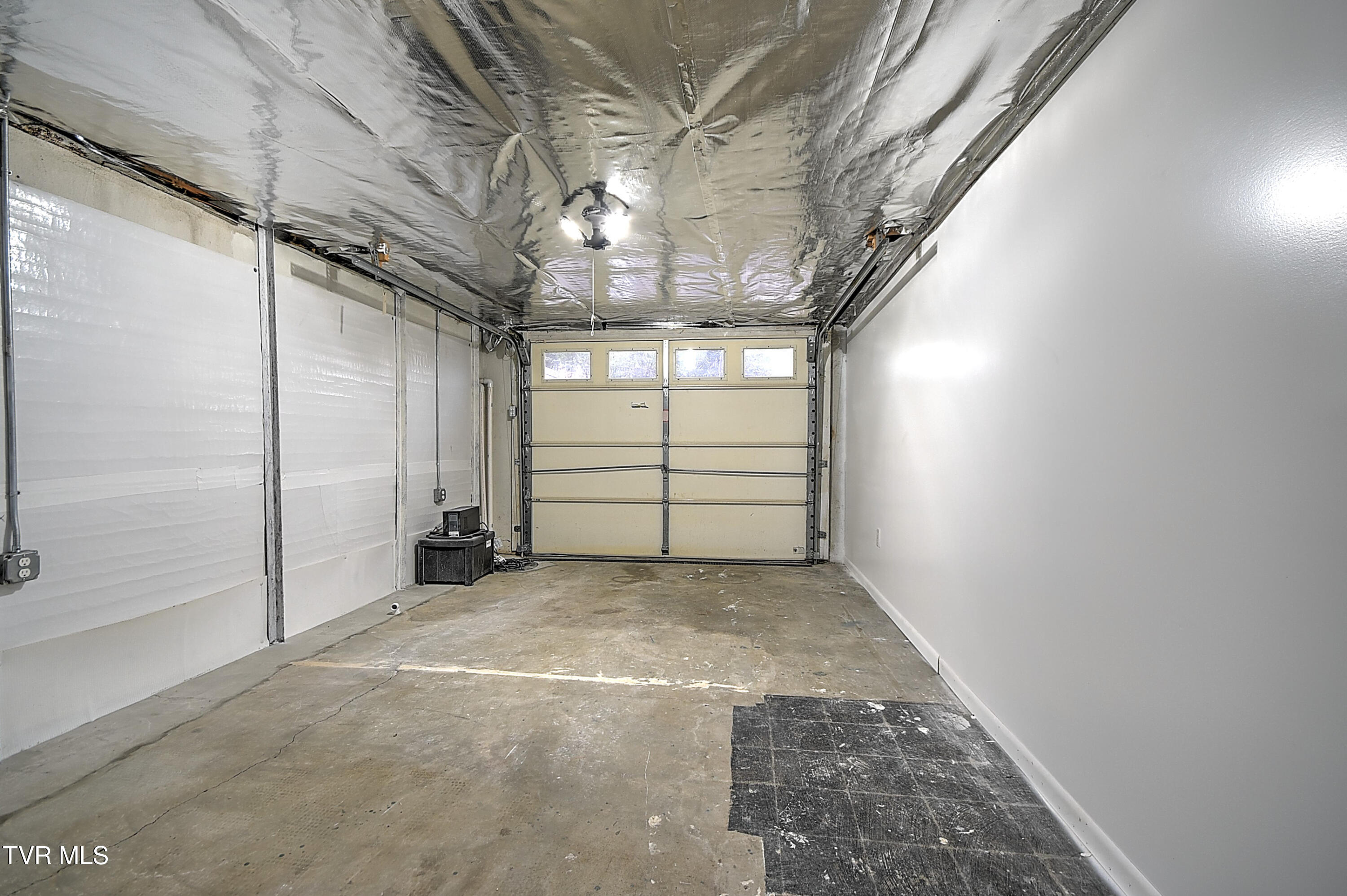 425 Seminole Road Bristol, VA 24201 - Photo 35 of 45 425 Seminole KB-44