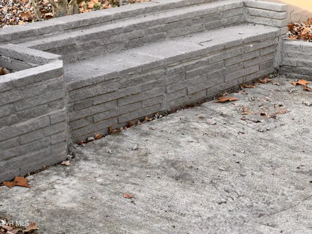 $284,400 | 425 Seminole Road, Bristol, VA 24201