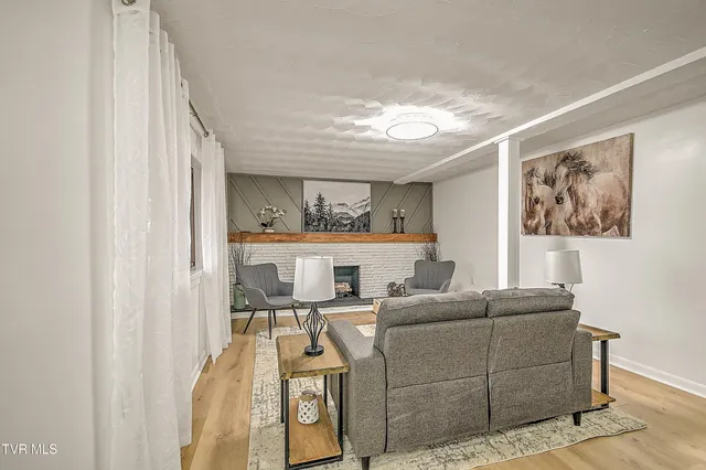 $284,400 | 425 Seminole Road, Bristol, VA 24201