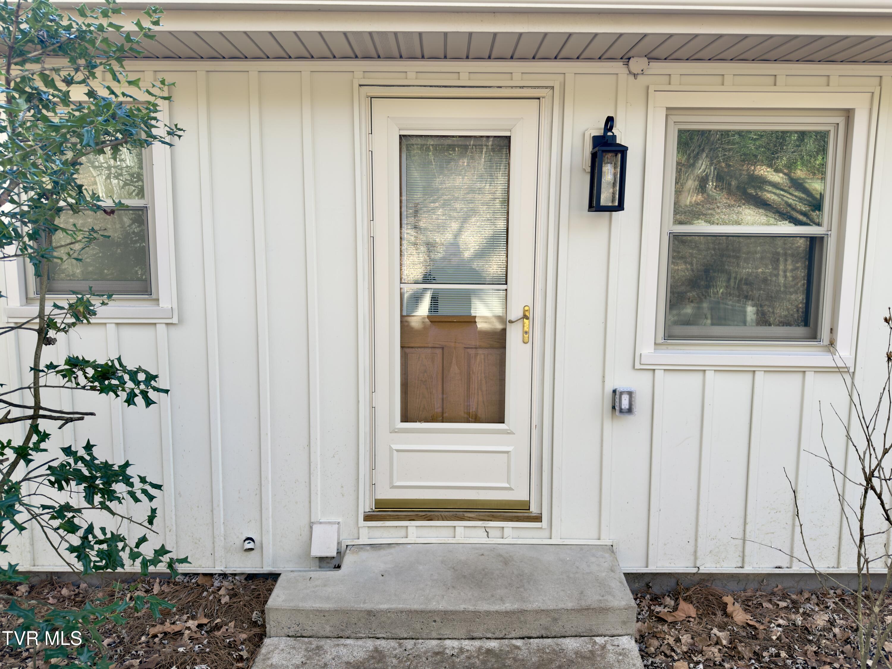 425 Seminole Road Bristol, VA 24201 - Photo 42 of 45 IMG_7187