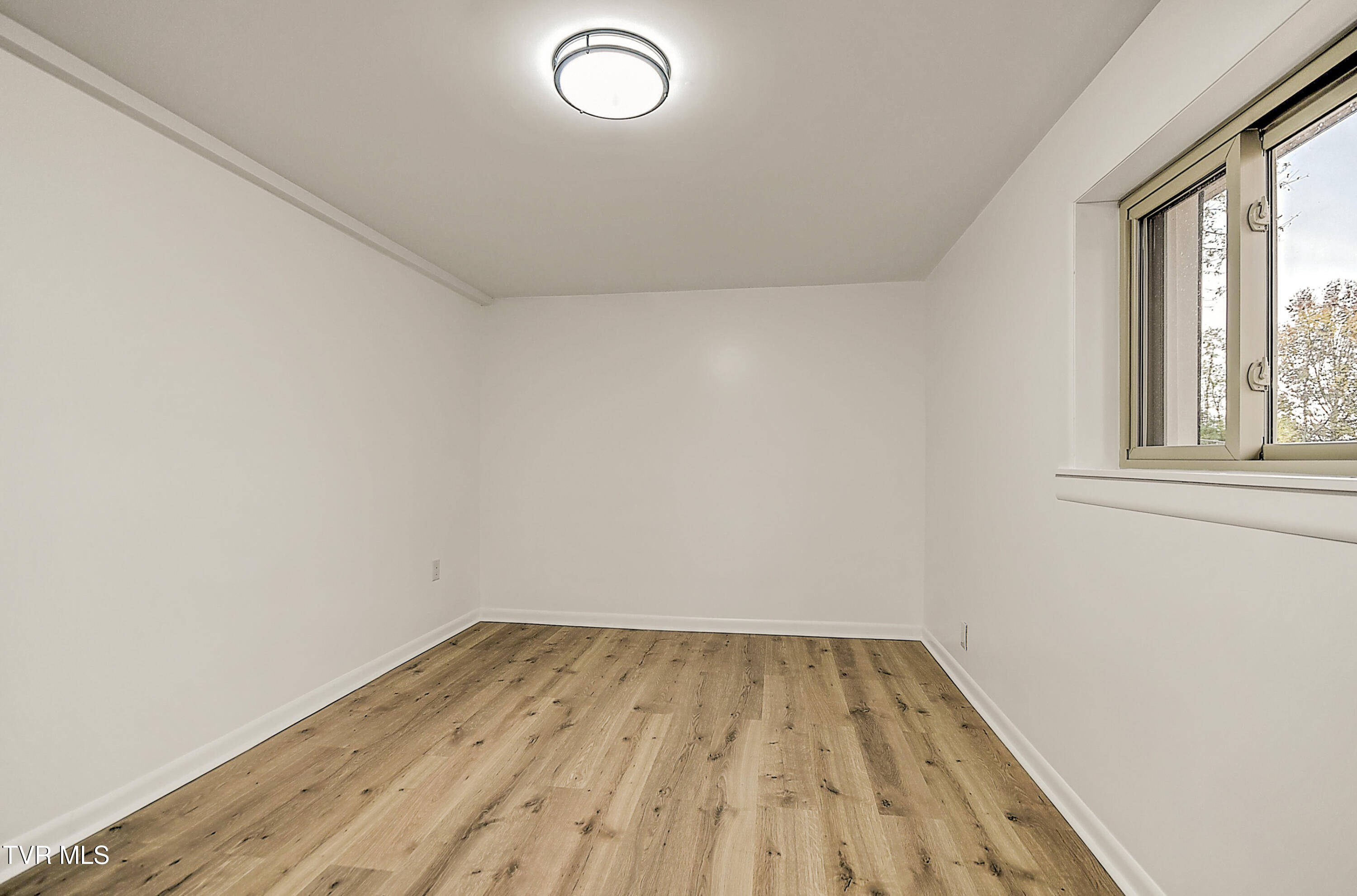 425 Seminole Road Bristol, VA 24201 - Photo 6 of 45 425 Seminole KB-8