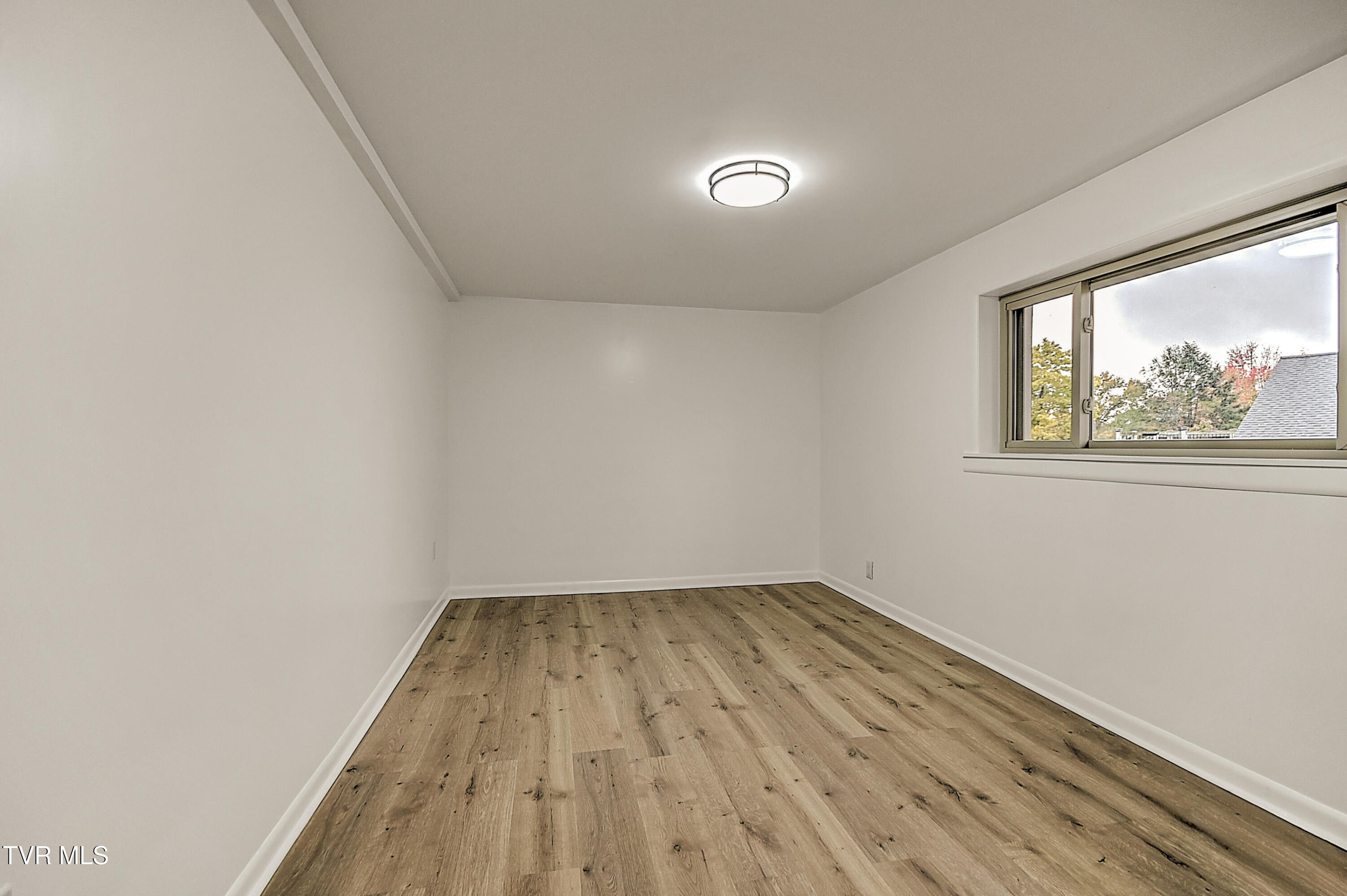 425 Seminole Road Bristol, VA 24201 - Photo 8 of 45 425 Seminole KB-7