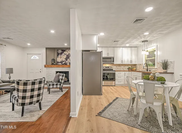 $284,400 | 425 Seminole Road, Bristol, VA 24201