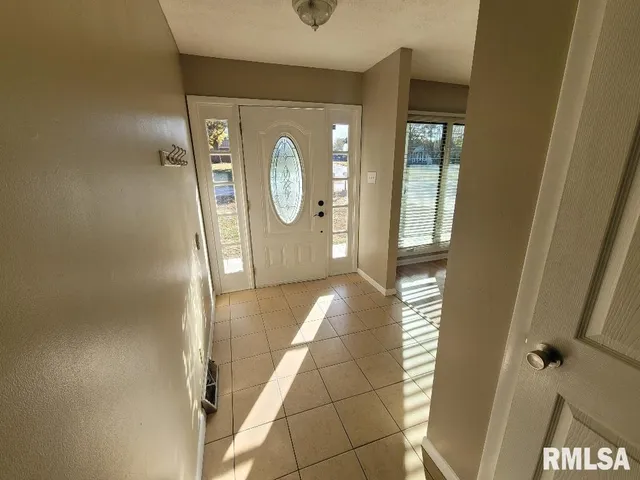 $183,900 | 12152 East Meadows Drive, Mount Vernon, IL 62864