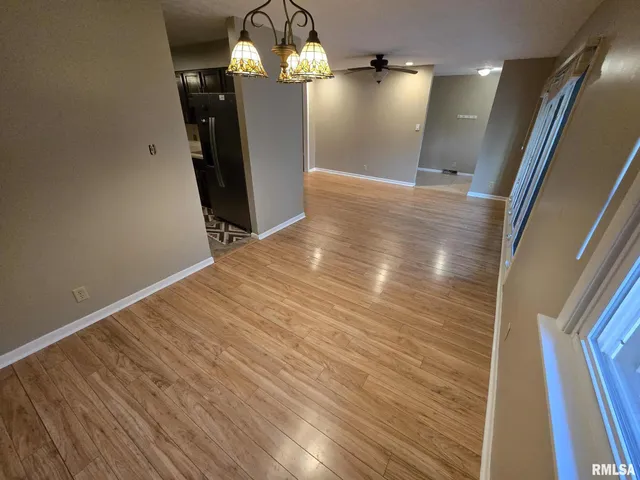 $183,900 | 12152 East Meadows Drive, Mount Vernon, IL 62864