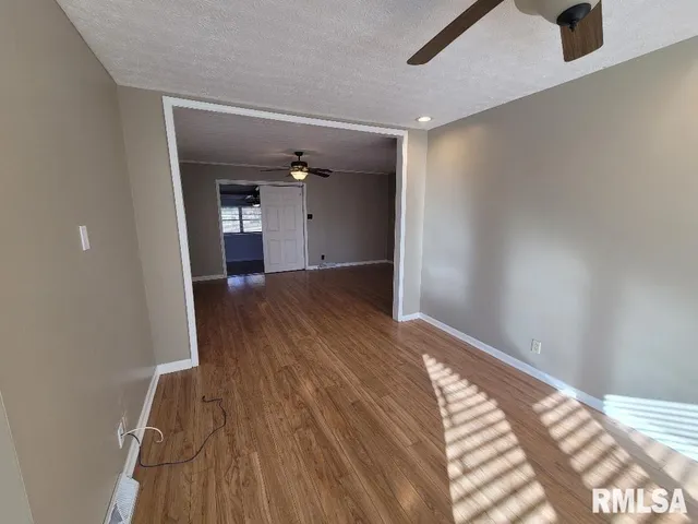 $183,900 | 12152 East Meadows Drive, Mount Vernon, IL 62864