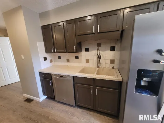 $183,900 | 12152 East Meadows Drive, Mount Vernon, IL 62864