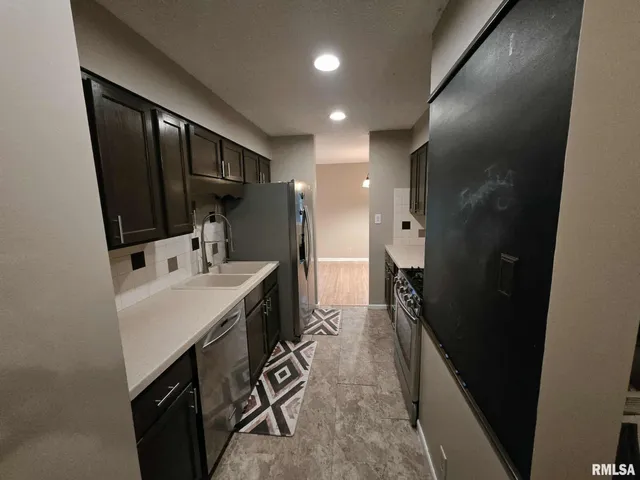 $183,900 | 12152 East Meadows Drive, Mount Vernon, IL 62864