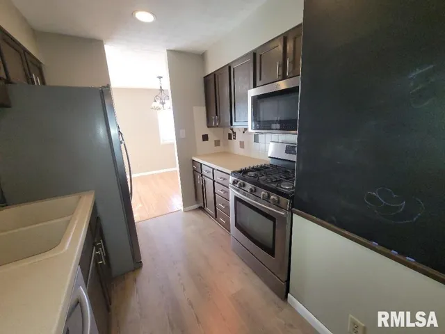 $183,900 | 12152 East Meadows Drive, Mount Vernon, IL 62864