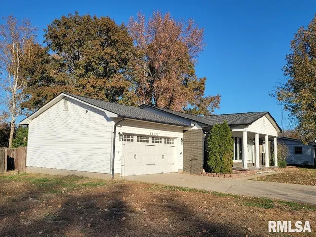 $183,900 | 12152 East Meadows Drive, Mount Vernon, IL 62864